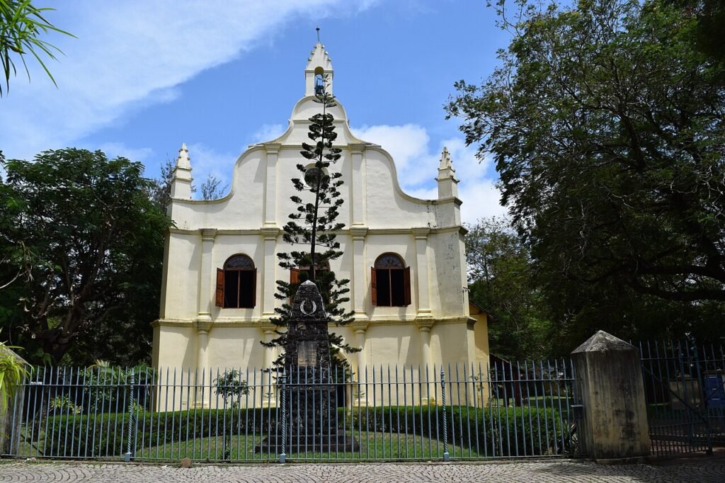 A Day in Évora: Roman Ruins and the Chapel of Bones 5 Church_of_Saint_Francis,_Kochi