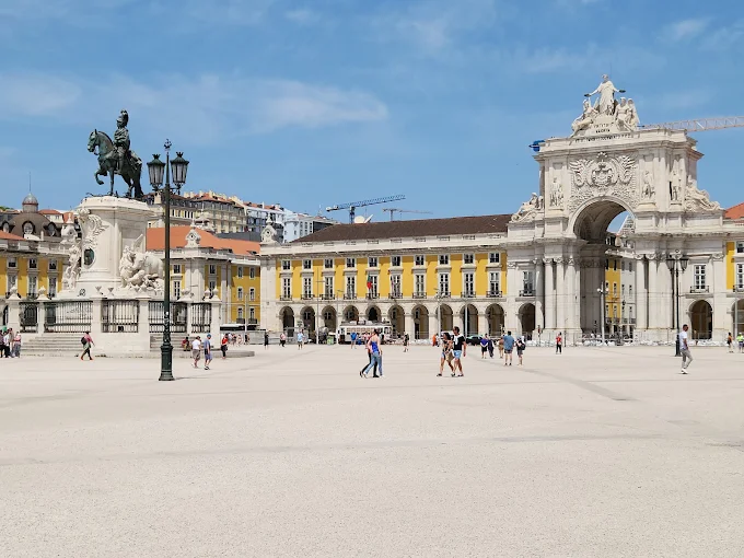 Lisbon Photography Spots: 12 Coordinates for the Perfect Travel Feed 6 image 7